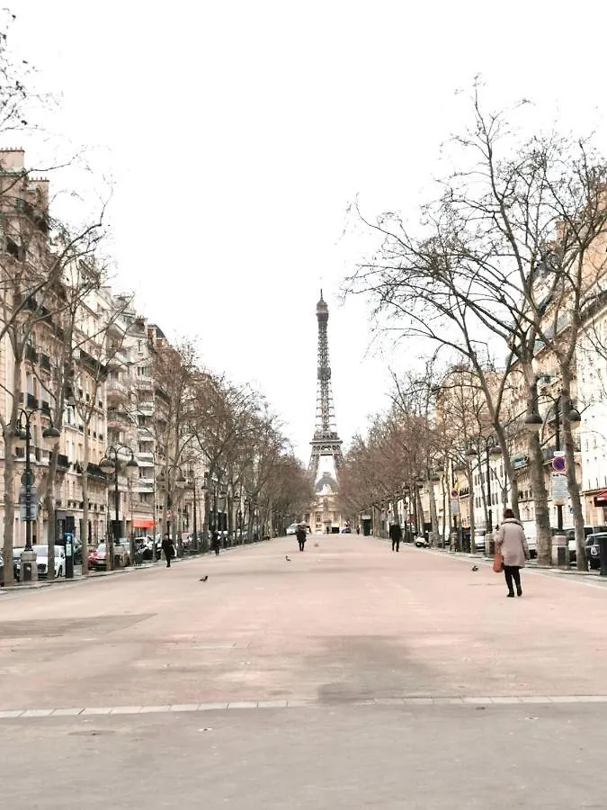 Апартаменты Studio A 15 A Proximite Tour Eiffel Париж
